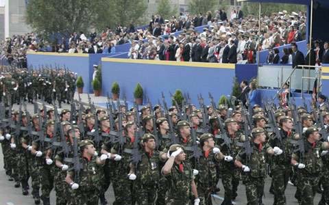 ¿Qué directora de RRHH no se pierde el desfile de las Fuerzas Armadas?