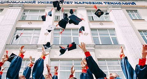 Oportunidad laboral para jóvenes recién graduados de Coca-Cola Europacific Partners