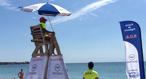 Los socorristas de más de 400 playas españolas se equipan gracias a Central Lechera Asturiana